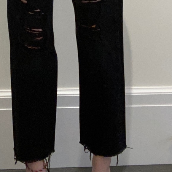 Levi’s black distressed jeans! - Picture 4 of 4